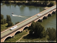 Le pont-canal du Cacor est une merveille d’architecture qui permet au canal d’enjamber le Tarn (Moissac - France).